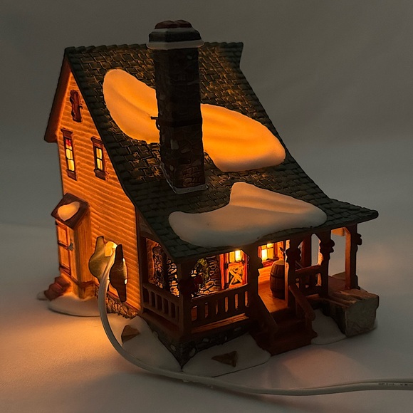 Vintage Department 56 Moggin Falls General Store Light-Up Holiday Decoration - Picture 4 of 10